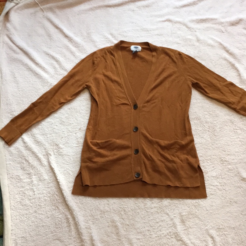 Old Navy tan/mustard v-neck cardigan, hi-lo hem